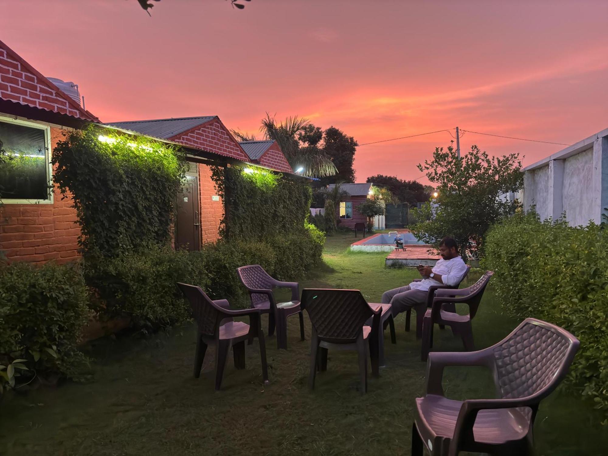 Hotel Lucifer Pushkar Extérieur photo